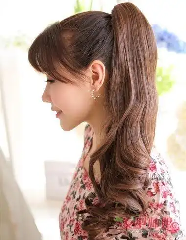 韩式有刘海马尾辫 美丽俏佳人教梳马尾辫(2)_发型师姐
