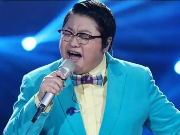 韩红自曝大学时曾是校花看了她18岁的照片确实没说谎