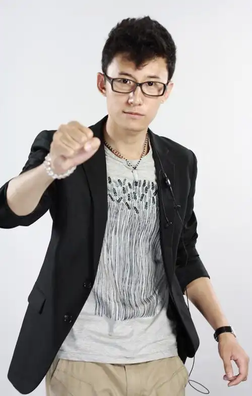 王一- 生日,广告代言,参演电影,舞台剧 - 金山词霸汉语 - happy life