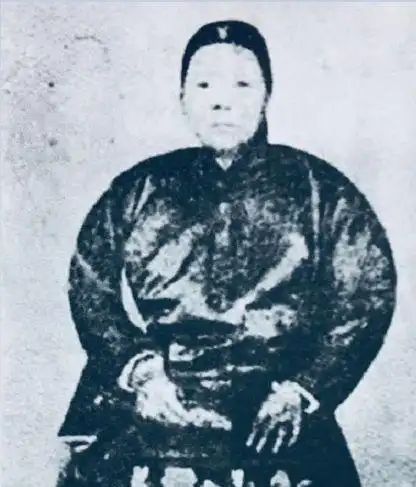 袁世凯十个老婆照片误抢儿子情人做六姨太图5诠释自然美