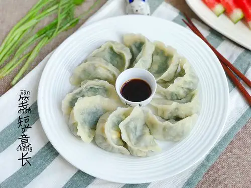 头伏吃饺子,北京人对这馅儿偏爱有加,鲜嫩美味,连吃2盘不过瘾