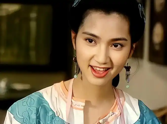 洪欣个人资料和简历(八年遇四位渣男,比起狼狈的事业,她的感情更是一