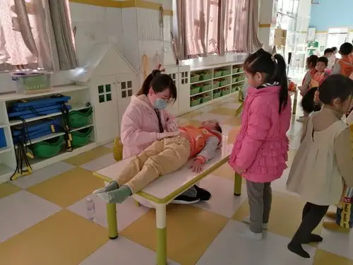 我体检,我健康,我快乐 —永信幼儿园大二班小朋友体检