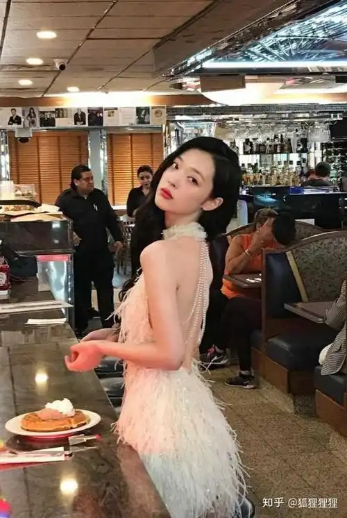 如何评价崔雪莉现在的照片风格? - 知乎