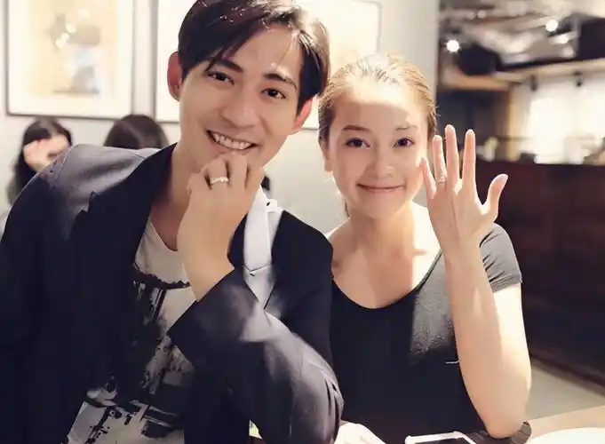 41岁周渝民罕秀恩爱!