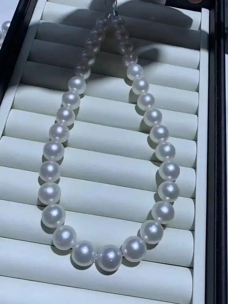 澳白大珍珠项链,好看!#珍珠项链 #美出高级感 #天然珍珠  - 抖音