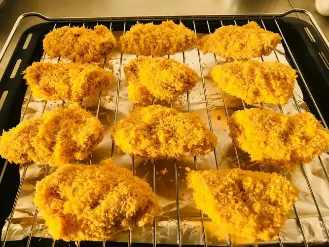 面包糠烤鸡翅,外酥里嫩搭配番茄酱更可口