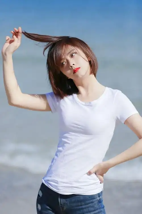 谭松韵清纯养眼唯美海边写真图片39