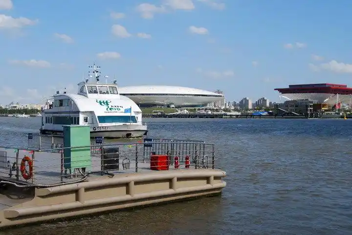 世博轮渡浦江游