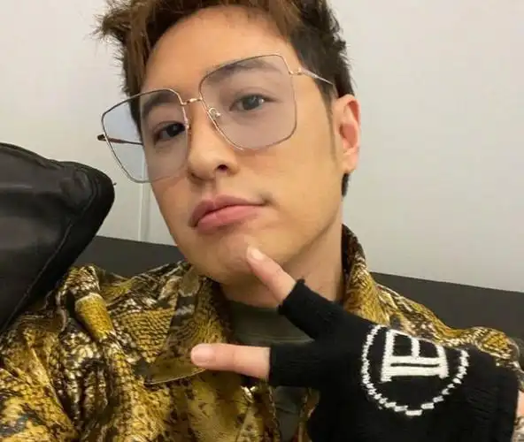 41岁潘玮柏疑似当爸爸