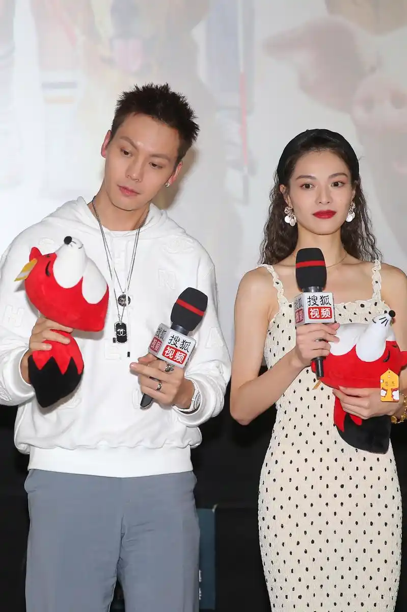 宠爱亮相搜狐视频影展钟汉良曝陈伟霆钟楚曦亲密戏八卦