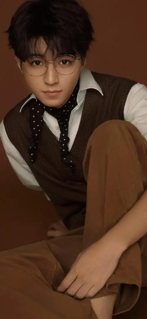 王俊凯二十岁生日写真