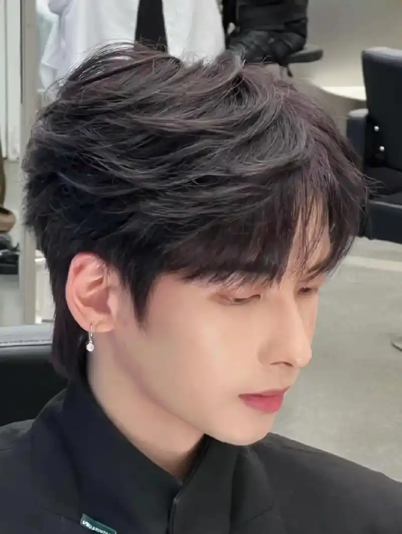 干净简约这个韩系微分发型帅到心巴里了.