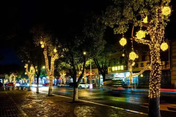 "泾"彩连连看丨"泾"夜有点"靓"——夜景惊艳上新,氛围感拉满!