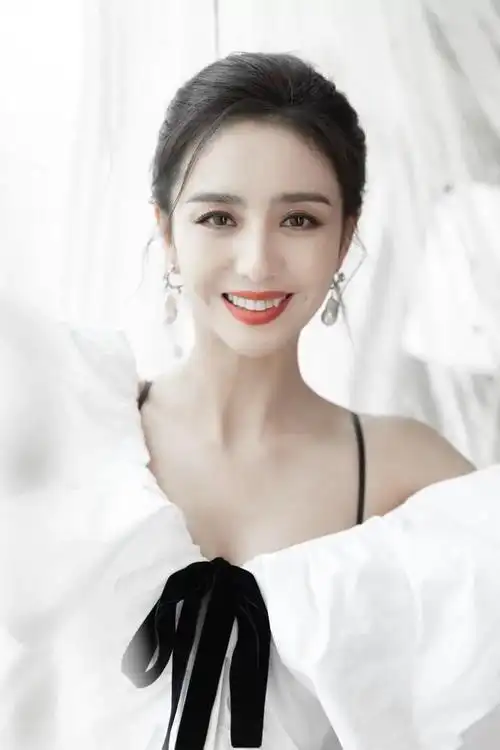 佟丽娅的美是那种勾人心魄的美!