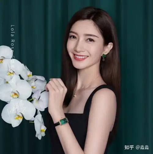 lola rose的这只小绿表是江疏影等一众女星为其代言的,凭借优秀的外观