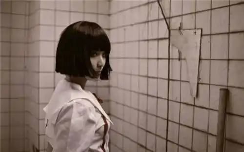 日本诡异歪头姐,脸色惨白颈部扭曲,难道日本都市传说是真的?