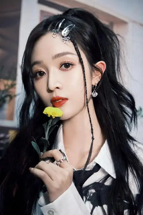 吴宣仪高马尾校园风造型##吴宣仪朝阳打歌中心舞台造型