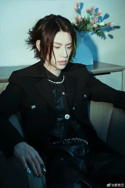 小鬼成都演唱会森系氛围感写真#@小鬼-王琳凯个人巡演下周即将在扯技