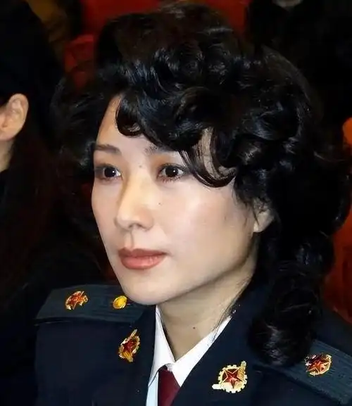 国家一级演员身材傲人长相佳至今零绯闻60岁婚姻成谜团