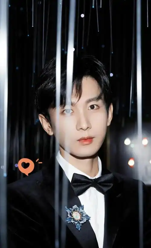 新鲜花美男西装杀,黄景瑜24邓为19宋威龙17肖战14嘉伦第5,酷盖|杨洋