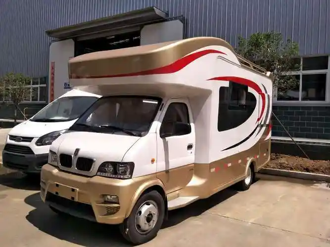 金杯房车陪你环游世界让你遇见最美的她