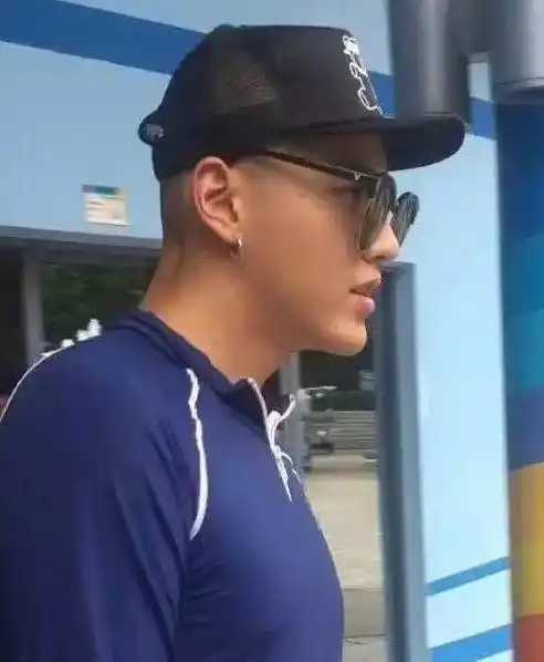 吴亦凡去年胖到五官成一坨 最近暴瘦颜值回exo时期