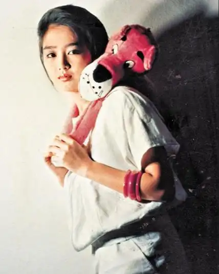 刘德华妻子朱丽倩老态照被网友狂酸 但当她年轻照曝光风向竟逆转:华神