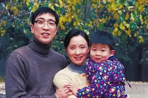 "裁缝影帝"王千源:走红后娶普通妻子,从无到有相互扶持