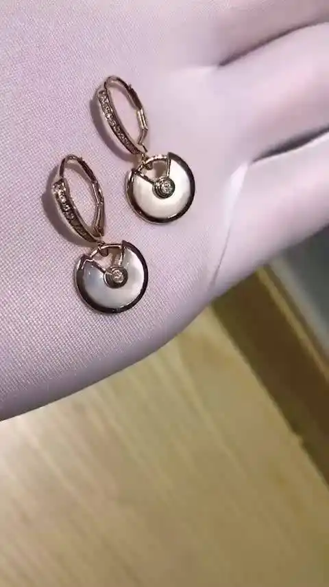 卡地亚护身符耳环[色]出货实拍 喜欢预定95