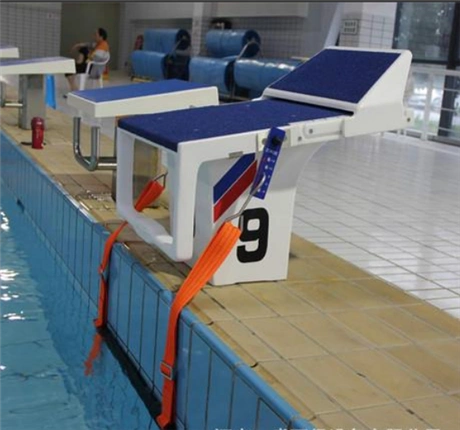 游泳池出发台泳池水处理设备一级游泳馆出发台跳台配件厂家直供