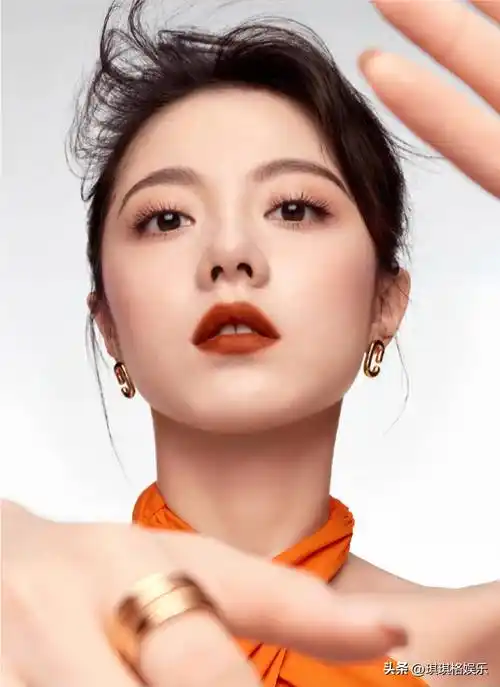 娱乐瓜:肖战杨紫迪丽热巴谭松韵赵今麦沈梦辰杨颖郑凯_节目_穿着_齐