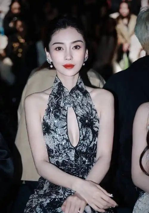 angelababy强势复出,新中式旗袍造型亮相