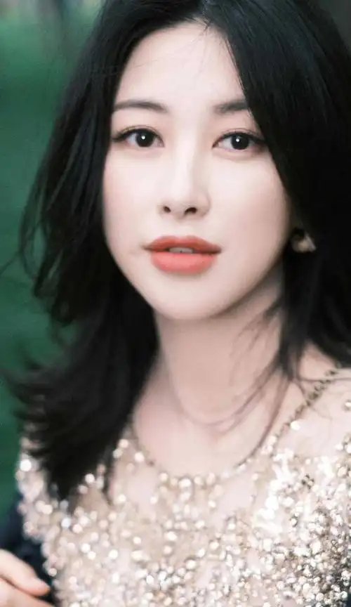 霸占全球最美面孔8年的朱珠微胖但穿衣得体艳而不俗太迷人