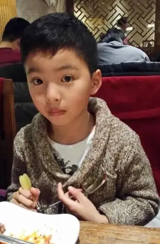 王中磊儿子王中磊女儿与儿子合照王中磊女儿与冯绍峰合影王中磊17岁