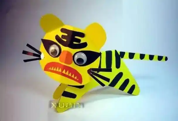 机智活泼的纸老虎儿童手工创作
