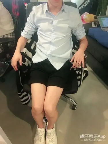 国际大都市封杀公交"劈腿坐姿",男人真的夹不了腿吗?