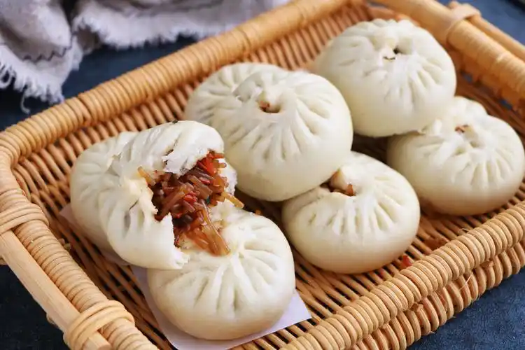 原创 这2样食材做素馅儿包子,实在是太美味了,出锅一口气吃5个,香!