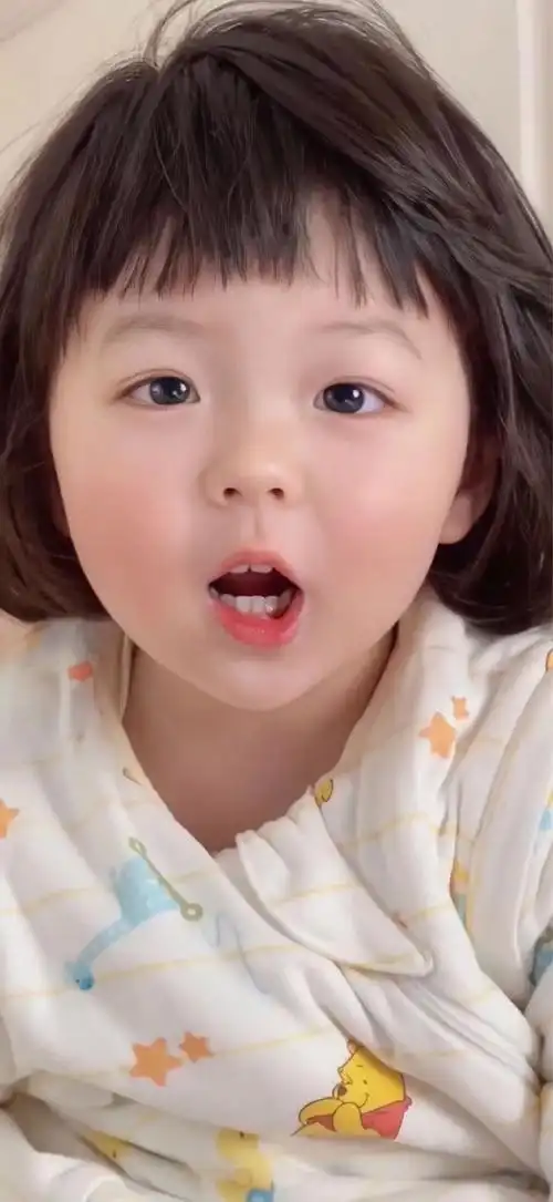 可爱女宝贝壁纸