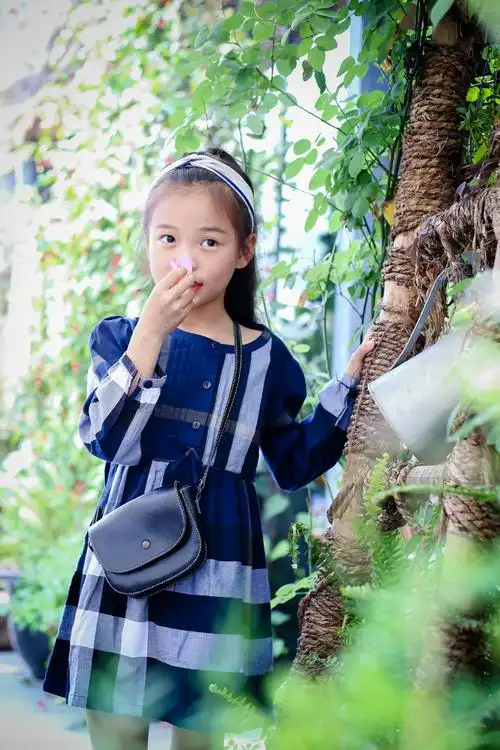 八岁,不再是那个咿咿呀呀的萌娃……我是拯救世界的小魔女