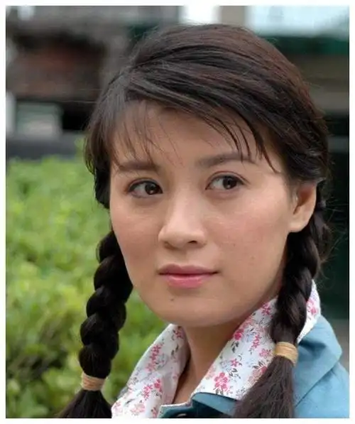 陈道明喜爱的史兰芽,三婚嫁大13岁李幼斌,48岁穿红裙跳舞好美