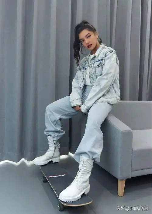 江映蓉是得罪了造型师吗?深肤色还穿荧光绿,网友:没眼看