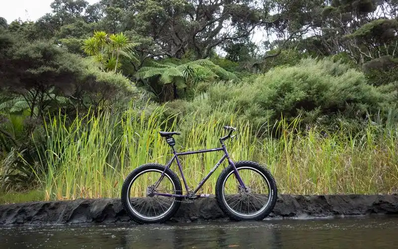 自行车风景 > || 更新时间:2018-11-05 颜色分 黄色 关键词:  单车