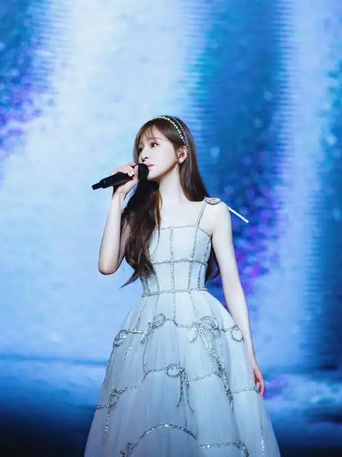 #王心凌演唱会无锡站##王心凌银河公主裙#