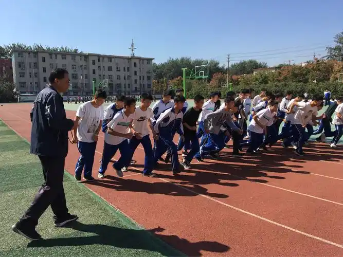 初四年级《体育与健康》体育组观摩课