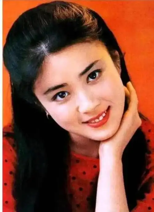 傅艺伟,20张精美的照片_网易订阅