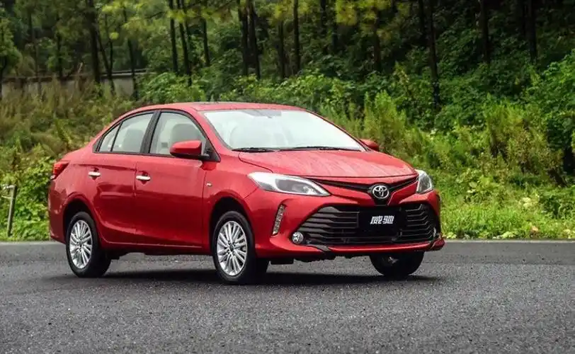 5万丰田小轿车自动挡(丰田女士自动挡小型车58万)