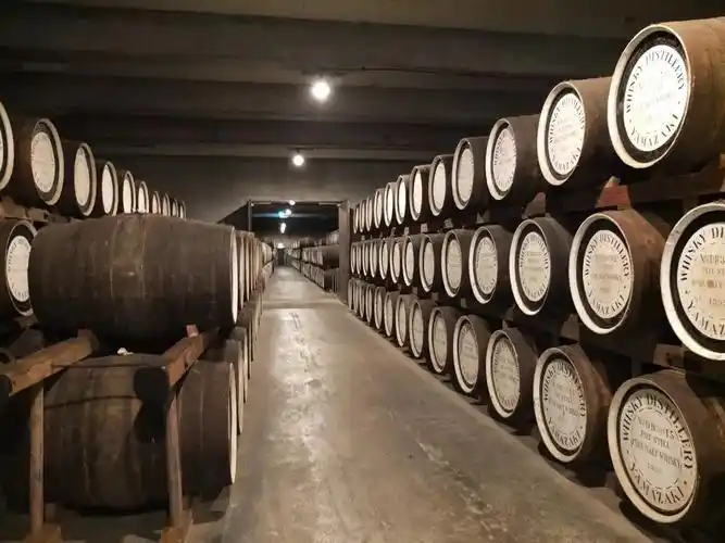 一瓶日本威士忌,喝掉了他北京半套房