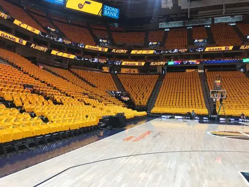 空场比赛?疫情波及nba,联盟或损失数亿美元,季后赛将充满变数