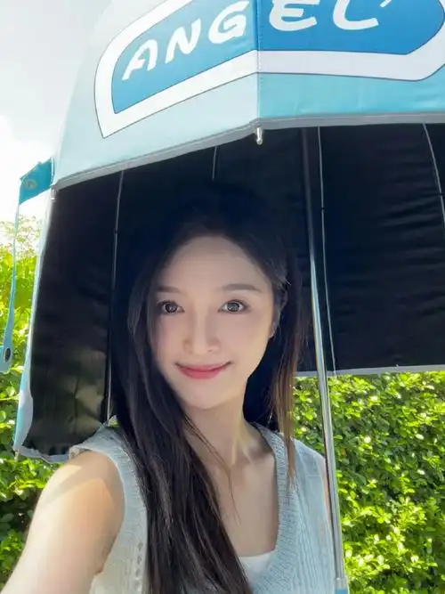 吴宣仪#  老婆好可爱,早74不错晚安98@吴宣仪_betty